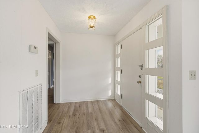 3461 Lake City Hwy, Rocky Top, TN 37769