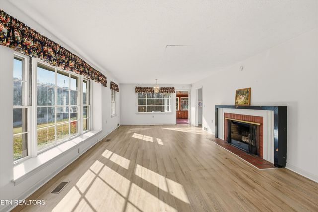 3461 Lake City Hwy, Rocky Top, TN 37769