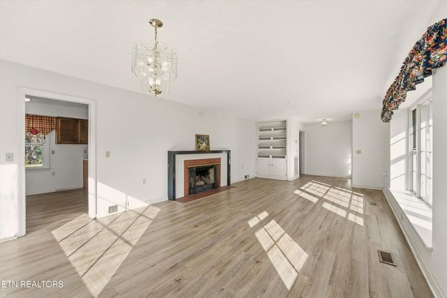 3461 Lake City Hwy, Rocky Top, TN 37769