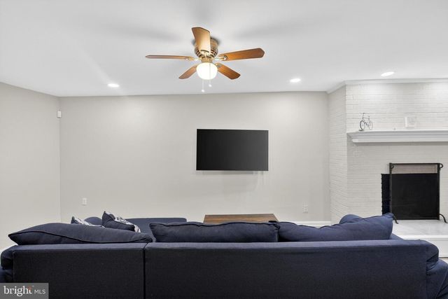 402 W 6TH ST, Wilmington, DE 19801