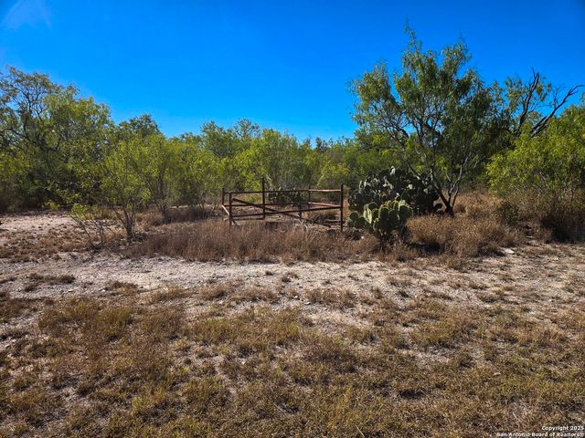 00 CR 123, Pawnee, TX 78145