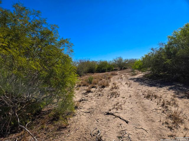 00 CR 123, Pawnee, TX 78145