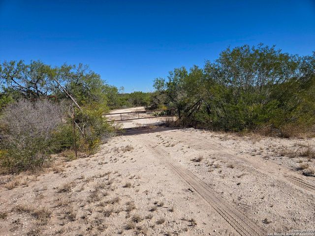 00 CR 123, Pawnee, TX 78145