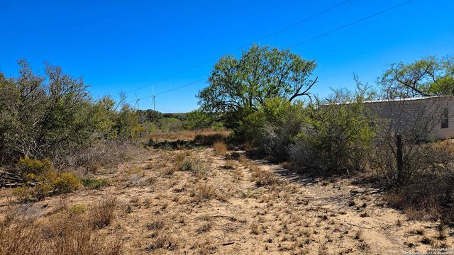 00 CR 123, Pawnee, TX 78145