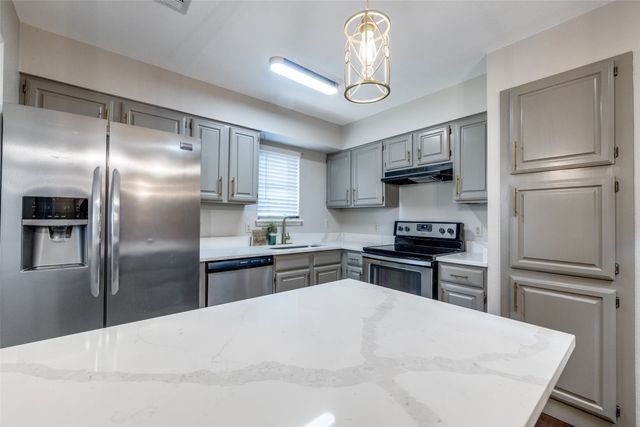 1711 Oxford Drive, Mansfield, TX 76063