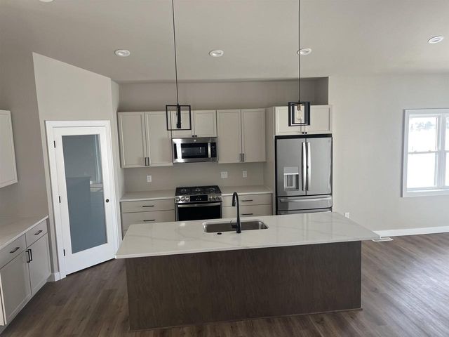 495 Foxfield Court, Oregon, WI 53575