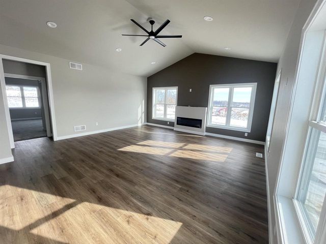 495 Foxfield Court, Oregon, WI 53575