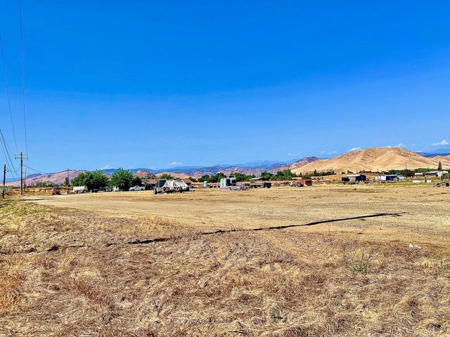 00 W Ropes Avenue, Woodlake, CA 93286