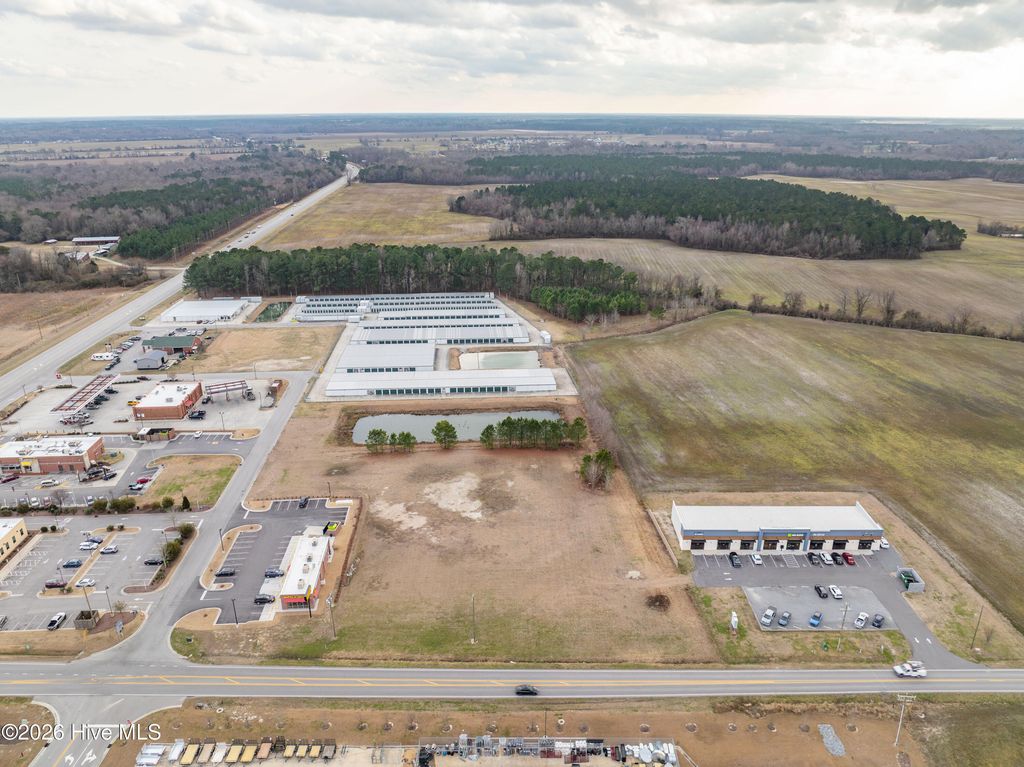 Image 3 of property listing at 135 Koonce Fork Road, Richlands, NC 28574