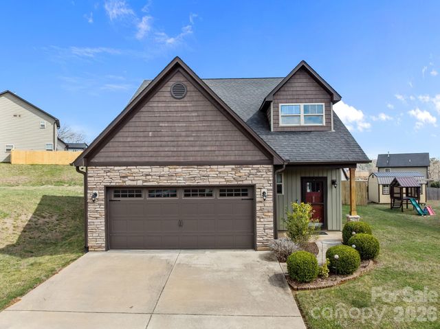 28 Mallard Run Drive, Arden, NC 28704
