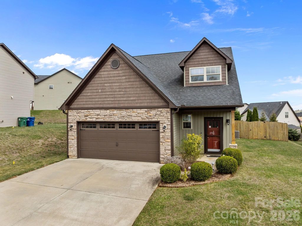 28 Mallard Run Drive, Arden, NC 28704