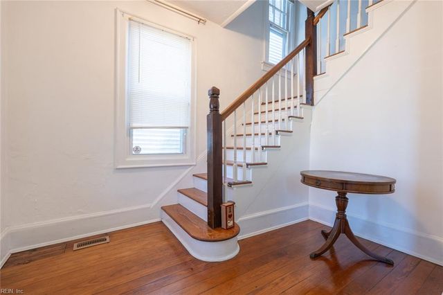 1519 Mathews TER, Portsmouth, VA 23704