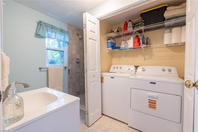 1519 Mathews TER, Portsmouth, VA 23704