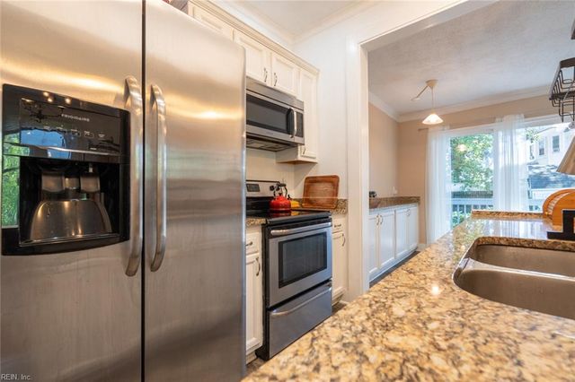 1519 Mathews TER, Portsmouth, VA 23704