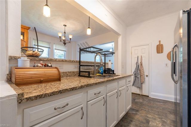 1519 Mathews TER, Portsmouth, VA 23704