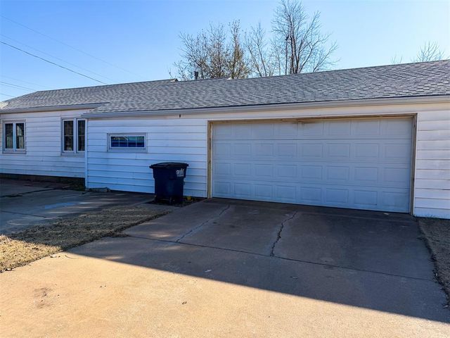 349 E Olive Avenue, Enid, OK 73701