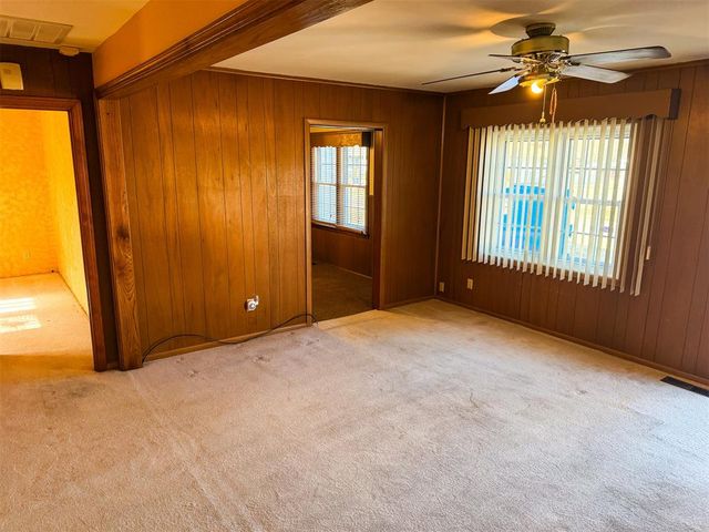 349 E Olive Avenue, Enid, OK 73701