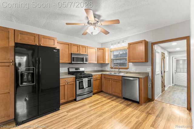 24628 Woodland Drive, Brownstown Charter Township, MI 48134