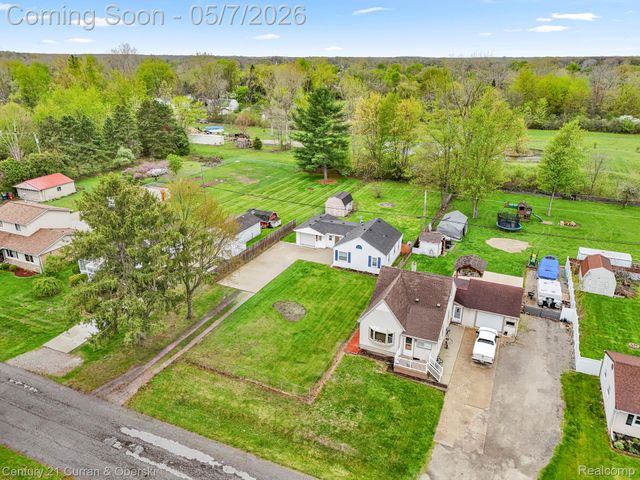 24628 Woodland Drive, Brownstown Charter Township, MI 48134
