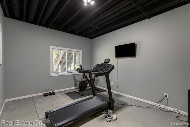 2983 28 Mile Road, Washington, MI 48094
