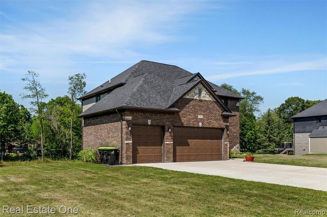 2983 28 Mile Road, Washington, MI 48094