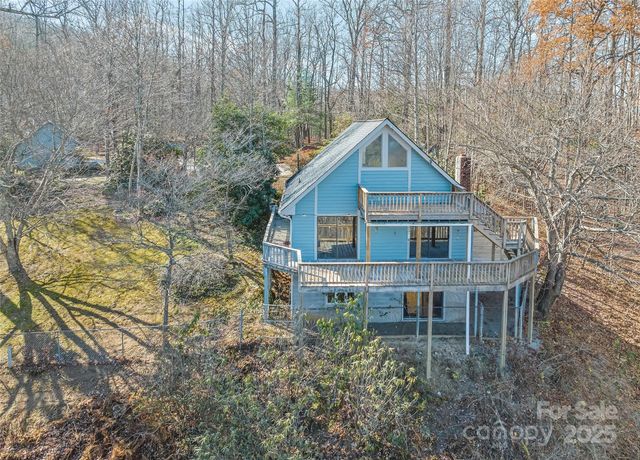 1350 Davis Mountain Road, Hendersonville, NC 28739