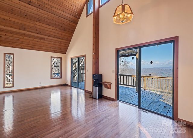 1350 Davis Mountain Road, Hendersonville, NC 28739