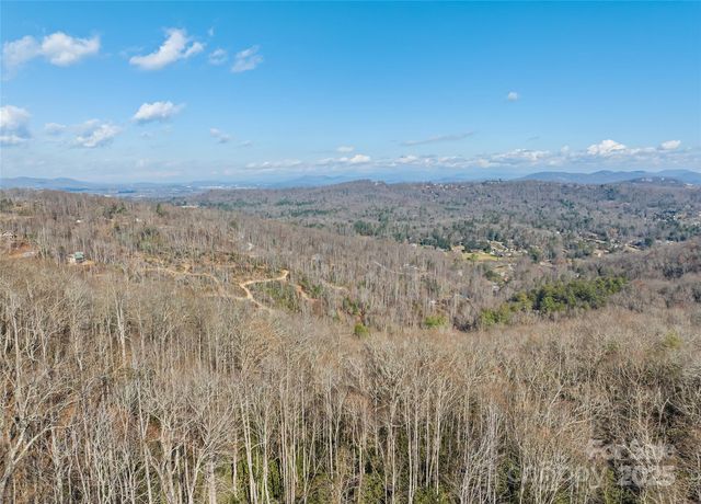 1350 Davis Mountain Road, Hendersonville, NC 28739