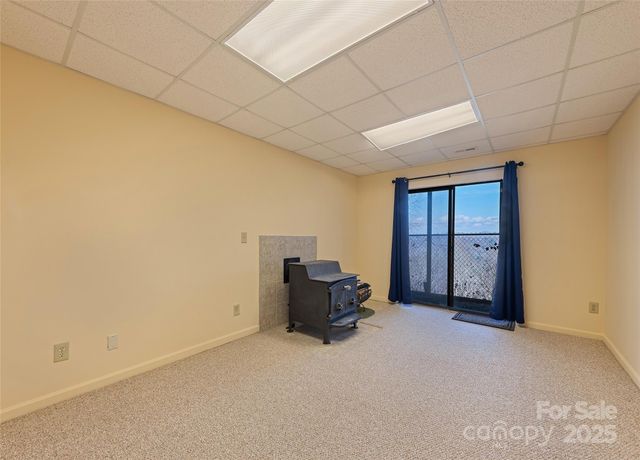 1350 Davis Mountain Road, Hendersonville, NC 28739