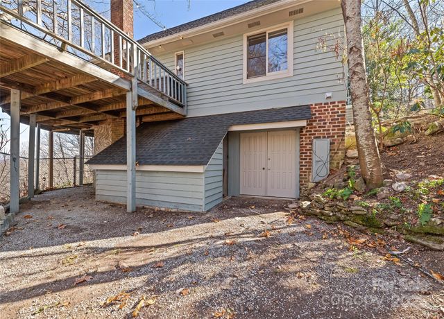 1350 Davis Mountain Road, Hendersonville, NC 28739