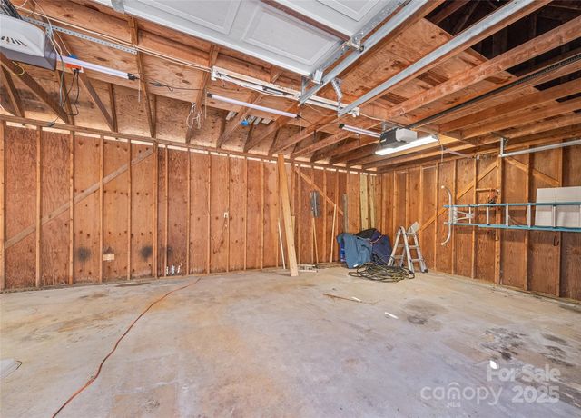 1350 Davis Mountain Road, Hendersonville, NC 28739