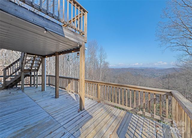 1350 Davis Mountain Road, Hendersonville, NC 28739
