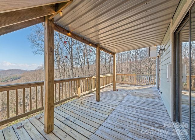 1350 Davis Mountain Road, Hendersonville, NC 28739
