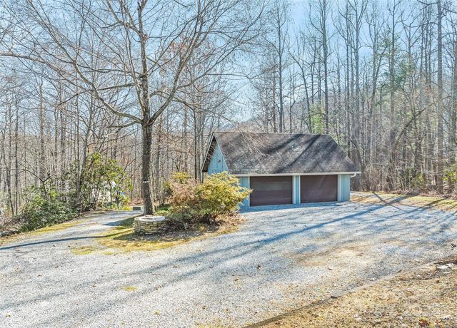 1350 Davis Mountain Road, Hendersonville, NC 28739