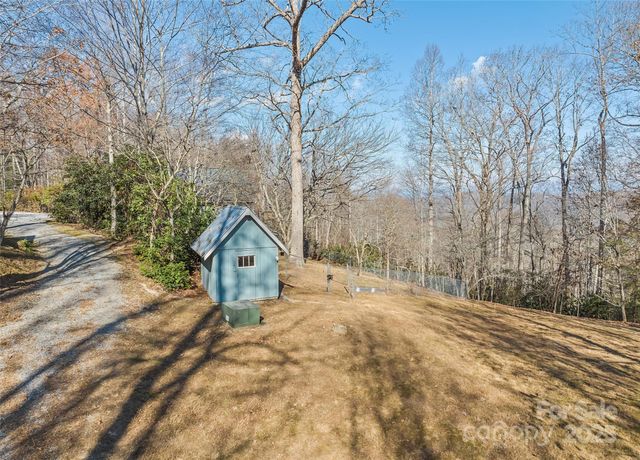 1350 Davis Mountain Road, Hendersonville, NC 28739