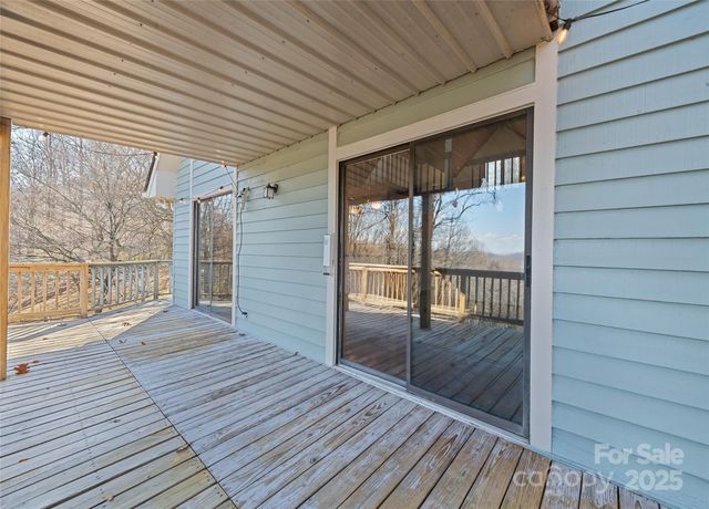 1350 Davis Mountain Road, Hendersonville, NC 28739