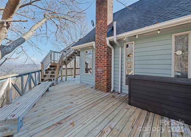 1350 Davis Mountain Road, Hendersonville, NC 28739