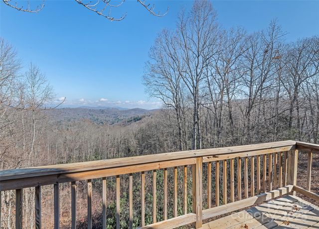 1350 Davis Mountain Road, Hendersonville, NC 28739