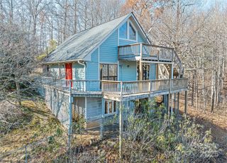 1350 Davis Mountain Road, Hendersonville, NC 28739