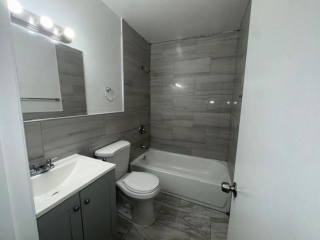 2220 Hayes Street 7, Hollywood, FL 33020