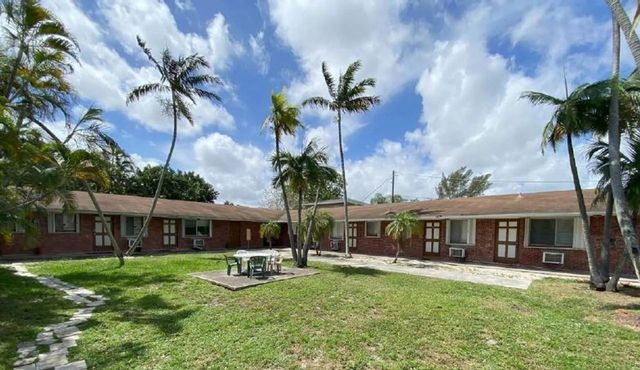 2220 Hayes Street 7, Hollywood, FL 33020