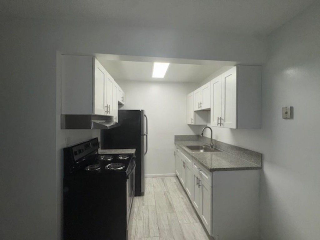 2220 Hayes Street 7, Hollywood, FL 33020