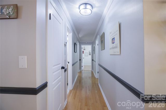 137 E Whisperwood Circle, Hendersonville, NC 28791