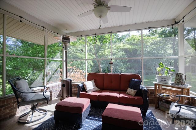 137 E Whisperwood Circle, Hendersonville, NC 28791