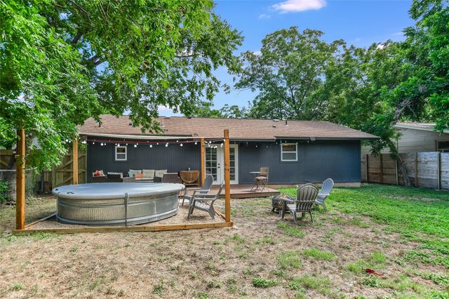 805 Eberhart LN, Austin, TX 78745