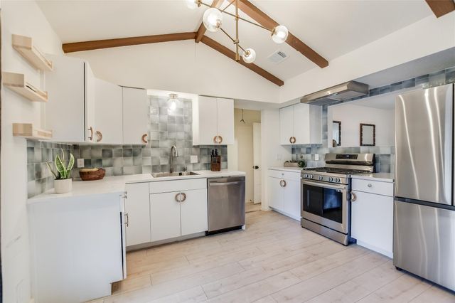 805 Eberhart LN, Austin, TX 78745