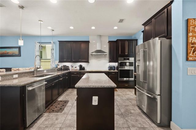 5240 VILLA ROSA AVENUE, St Cloud, FL 34771