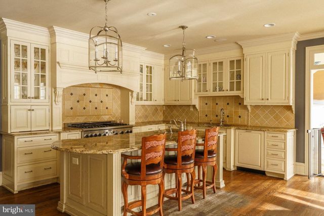 423 BOXWOOD RD, Bryn Mawr, PA 19010