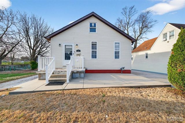 112 E Arlee Avenue, St Louis, MO 63125