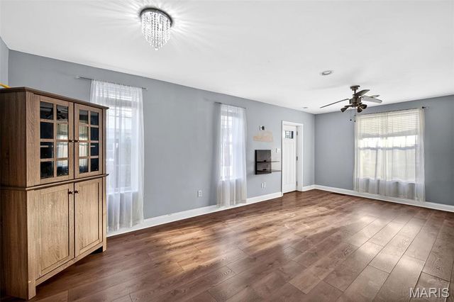 112 E Arlee Avenue, St Louis, MO 63125